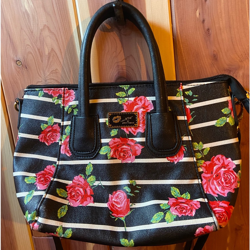 Like new Betsey Johnson Crossbody